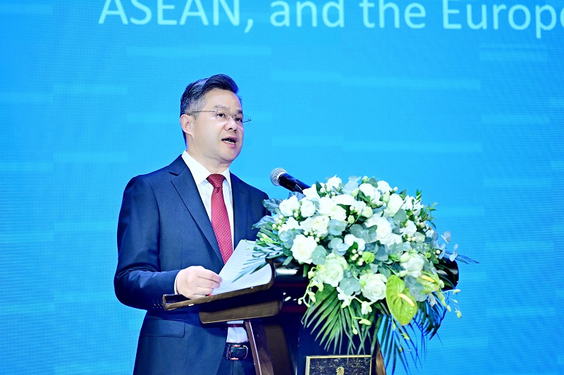 省政協副主席歐陽澤華出席韓國國慶招待會